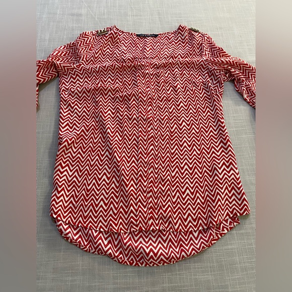 Zac & Rachel blouse in red and cream. Women’s size S - Picture 13 of 15